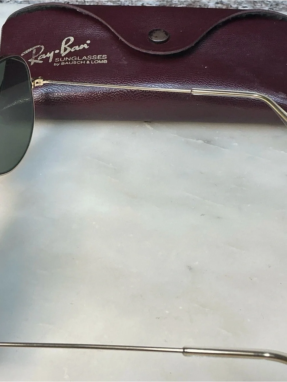 Ray-Ban Men Aviator Sunglasses Gold Metal Frame Green Tinted Glass Lens w/ Case